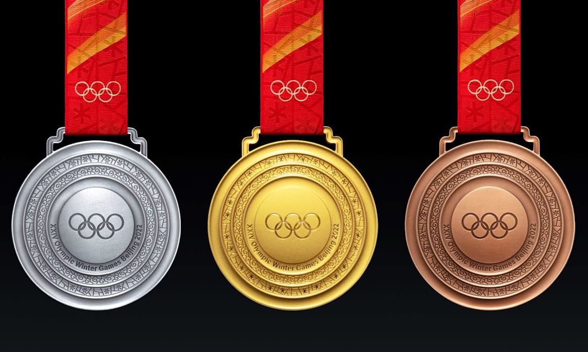 A 100 giorni dall'apertura, svelate le medaglie dei Giochi Olimpici e Paralimpici Invernali 