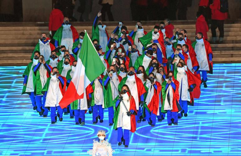 Cerimonia d’Apertura: Moioli con il tricolore guida l’Italia a Pechino